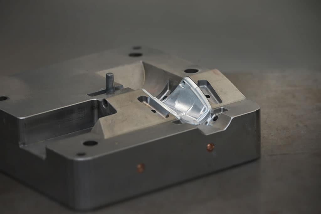 Matriz con pieza moldeada - Micrometal