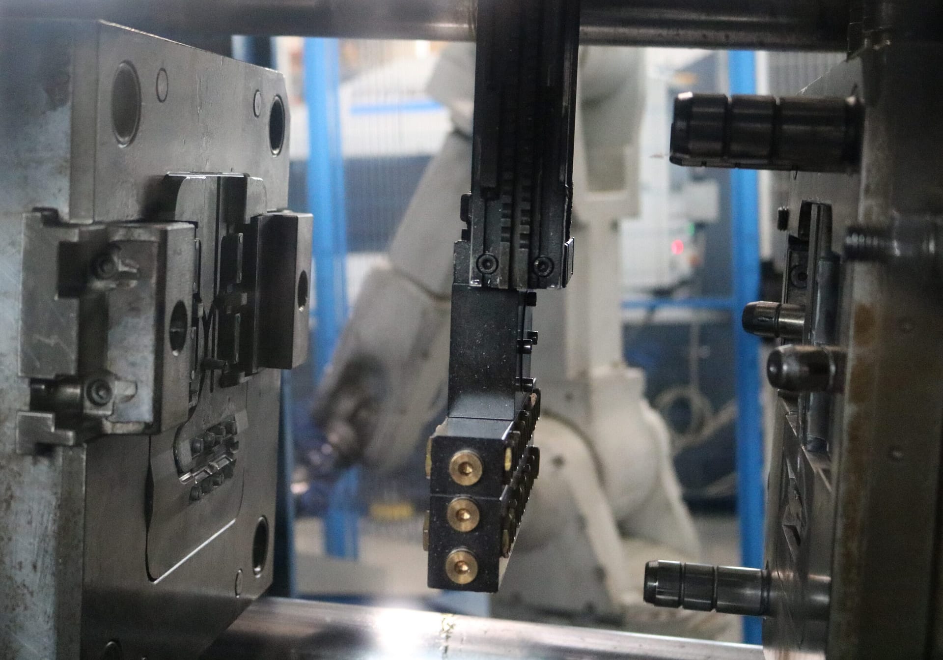 Lubrificazione robotizzata stampo pressofusione zama - Micrometal