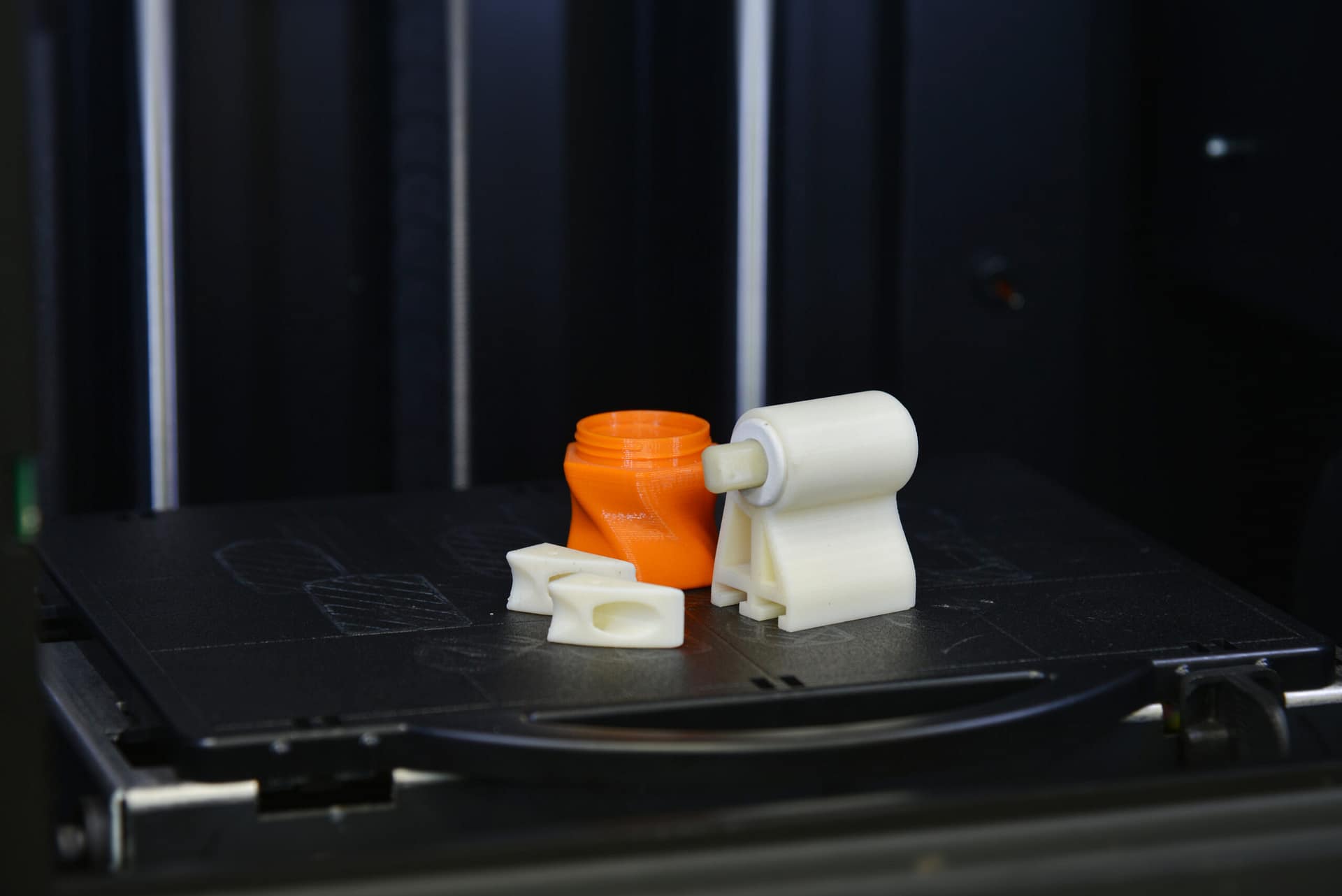 Stampante 3D FDM Micrometal con prototipi in filamento PLA ABS PETG